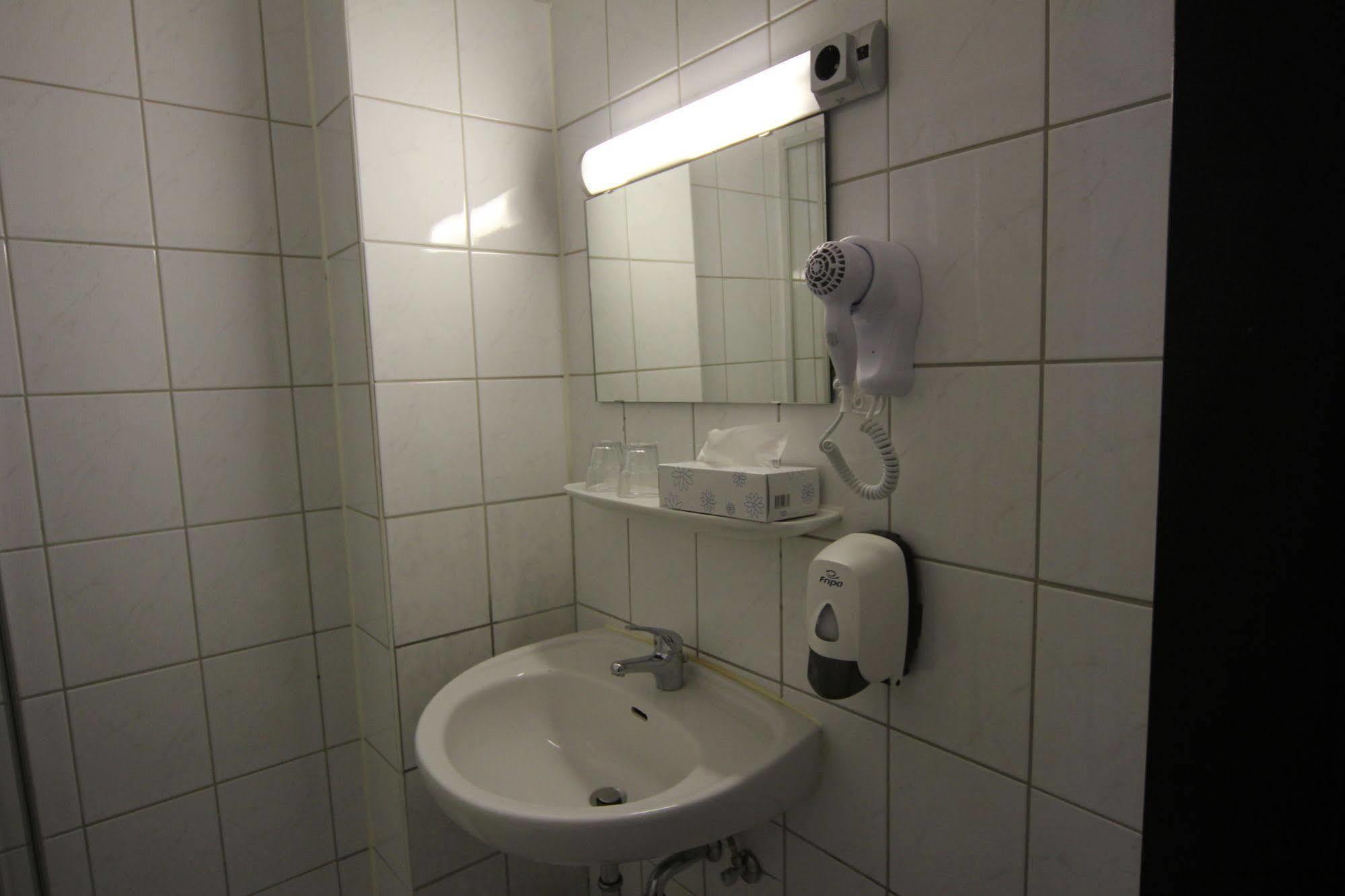 Carlton Hotel 3*