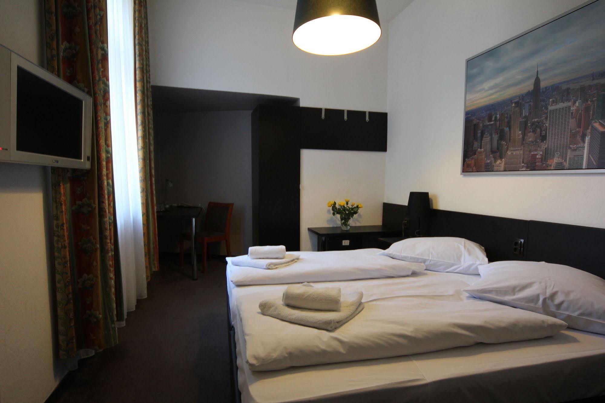 Hotel Carlton 3*