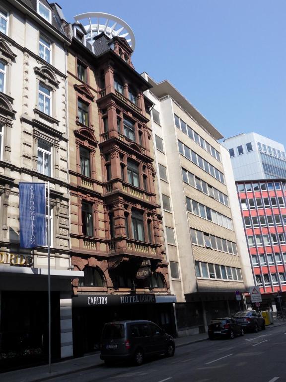 Carlton Hotel